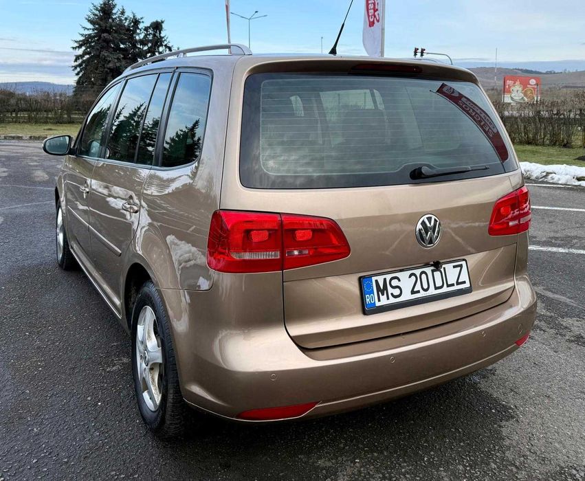 VOLKSWAGEN Touran 2011 — imagine 3