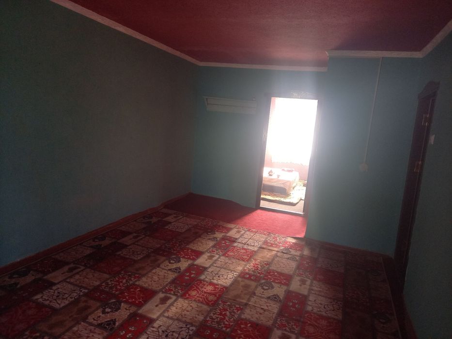 Uy sotiladi 3 xonalik