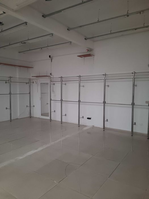 Запазено оборудване за магазин за дрехи