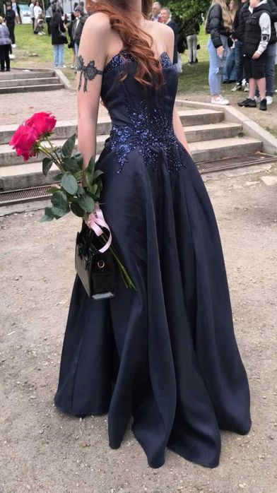 Бална тъмно синя рокля