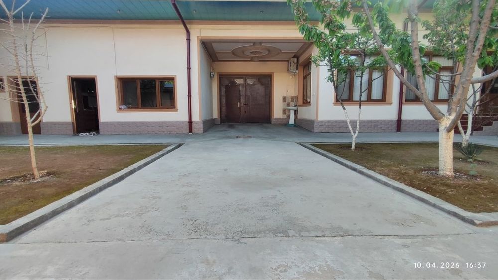 Яккасаройда ховли сотилади