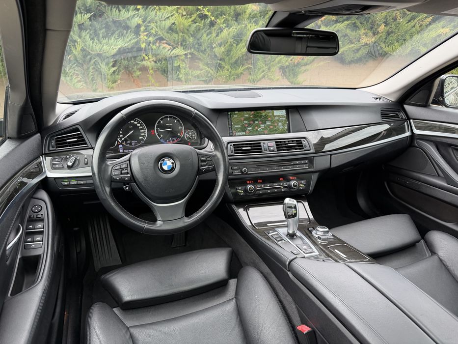 BMW 525D~Distronic~Head Up~Keyless Entry-Go~Soft Close~Panoramic~218 CP~3 Butoane