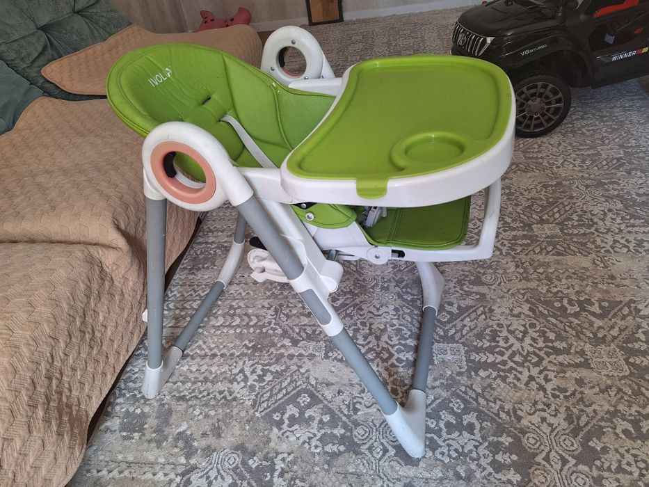 Продам детский столик.