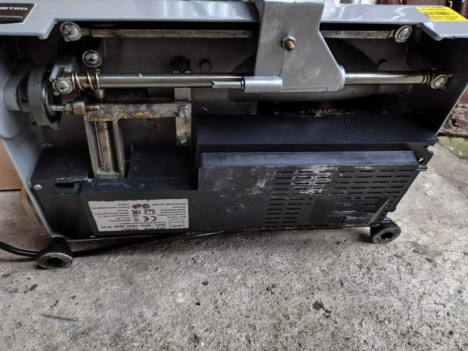 Feliator mezeluri, Mașină de tăiere, Feliator Profesional Metro