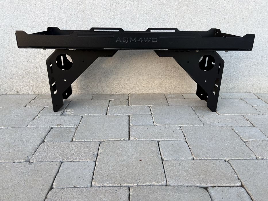 Suport multifunctional pentru accesorii pe roata de rezerva