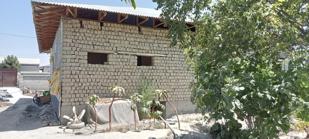 Уй сотилади лакатся яхши жойдан кучани усти
