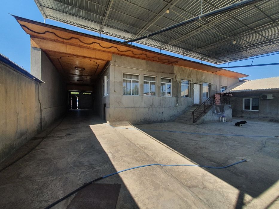 Uy sotiladi    Assalomu aleykum Kok saroyda Uchastka sotiladi 8 sotix