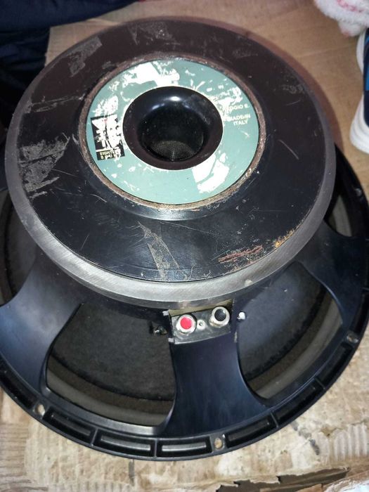 Boxa cu difuzor 18sound 15W700