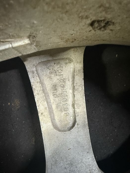 Продам диски с резиной от хонды