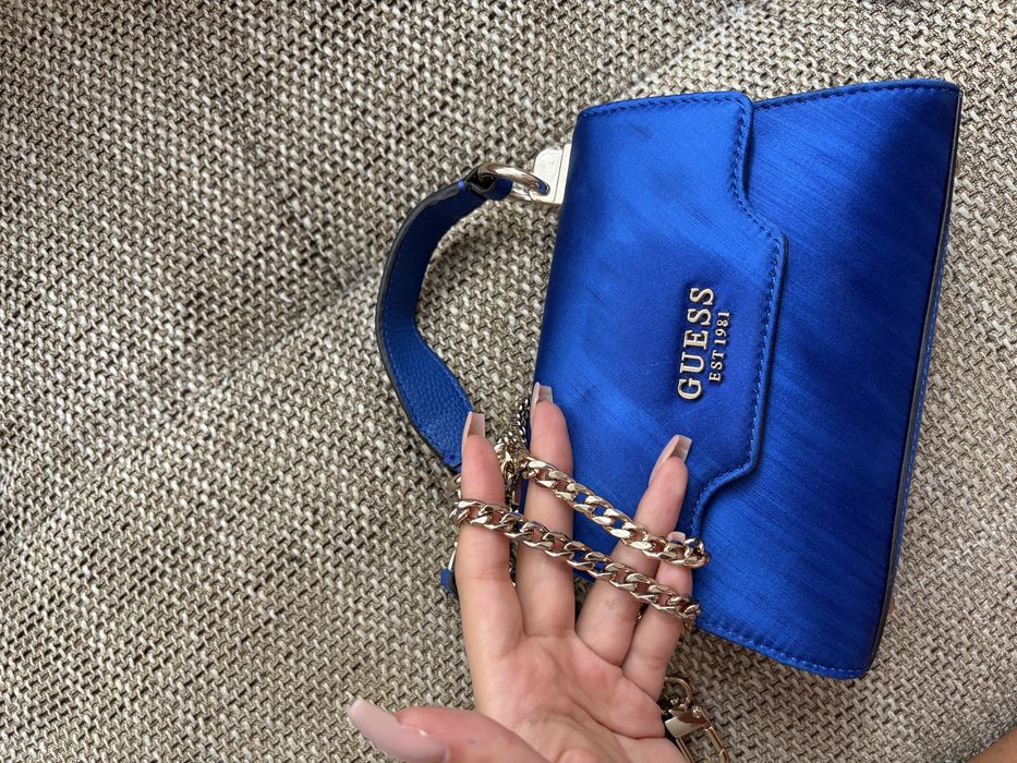 Оригинална чанта Guess