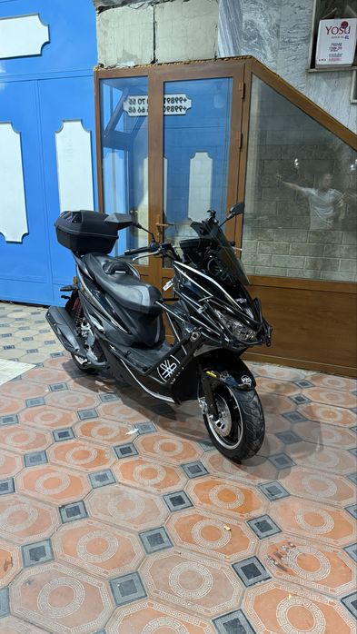 Продаётся бензиновый  скутер Wasat sport 150cc