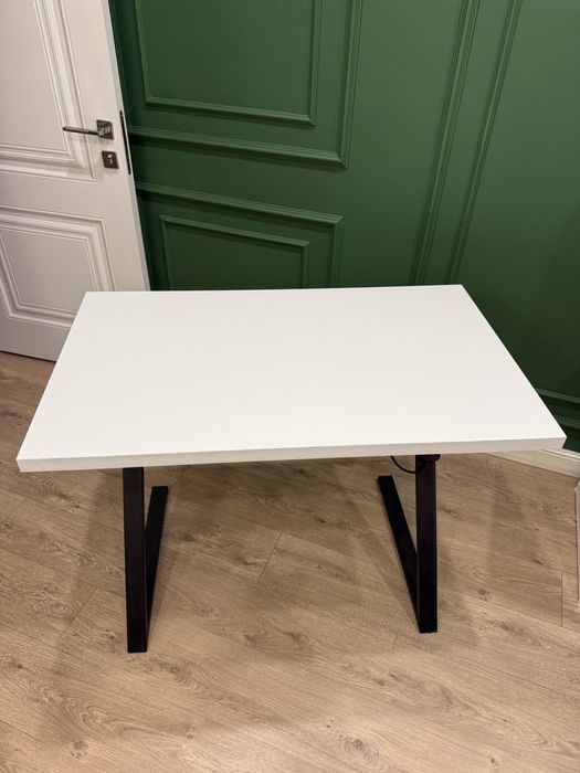 Продам стол компьютерный