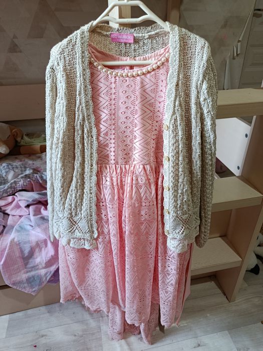 Платье нарядное на 7-9 лет