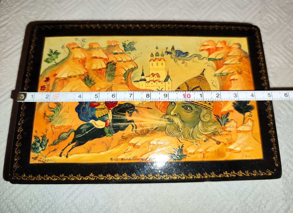 Антикварная шкатулка