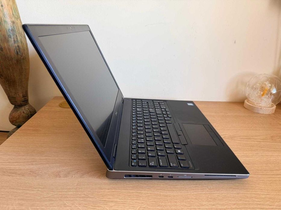 Laptop Workstation Dell Precision 15.6" – i7, 32GB RAM, NVIDIA Quadro 6GB