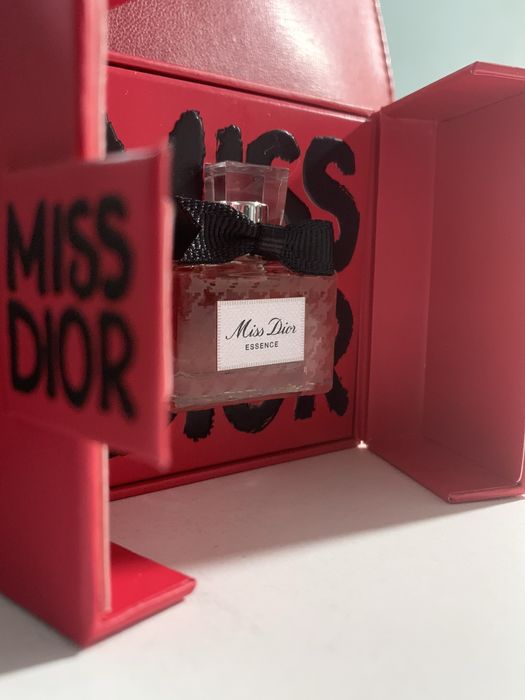Miss Dior Essence