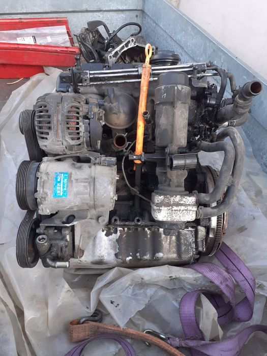 Vând motor 1.9axr complet