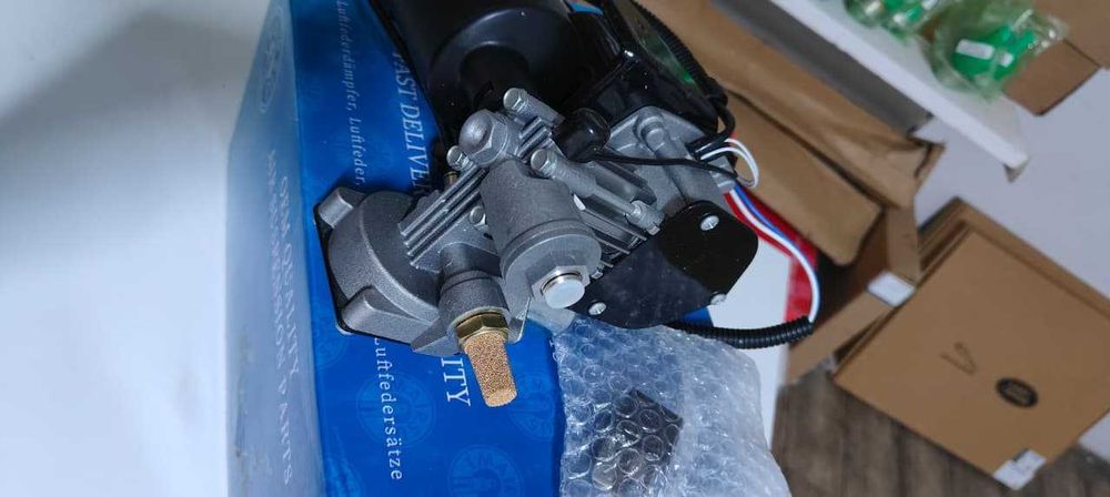 Компрессор пневмоподвески для Land Rover Range Rover L322