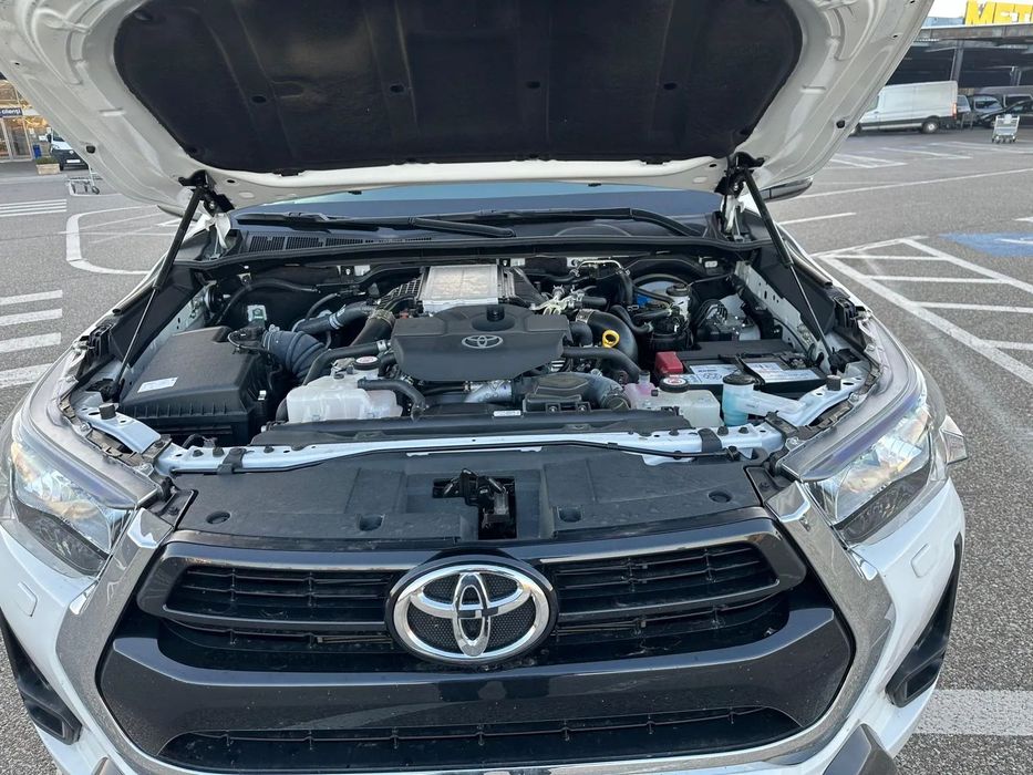 Toyota Hilux TOYOTA HILUX DC AT Executive 2,8 204 cp