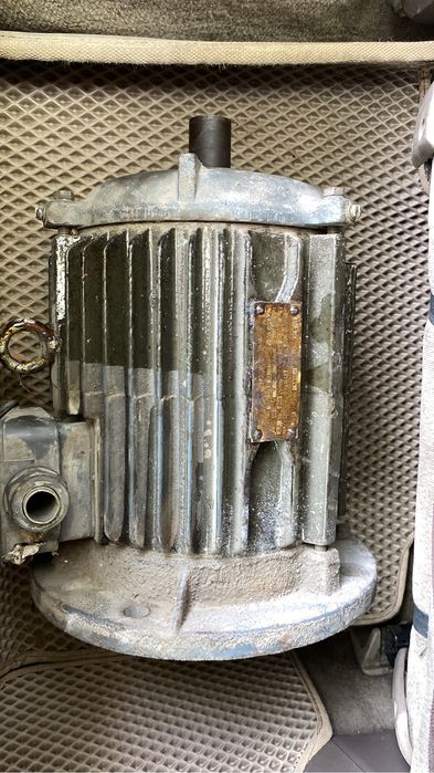 Продам электродвигатель