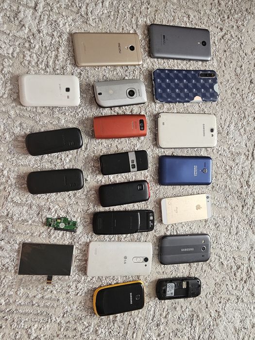 Продам сотовые телефоны на запчасти