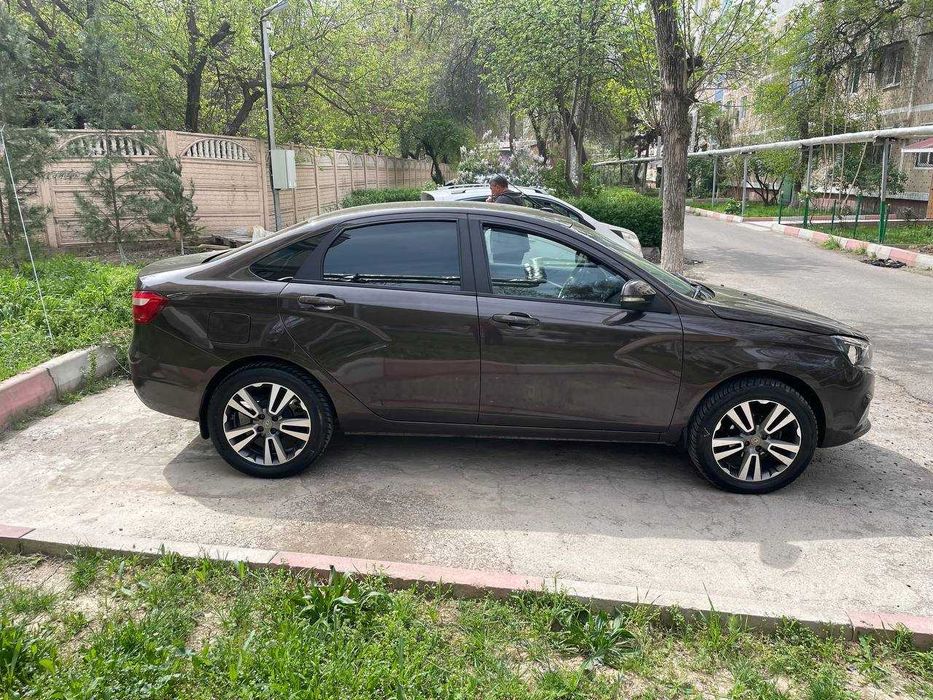 Срочно продаётся лада веста 2018 год механика