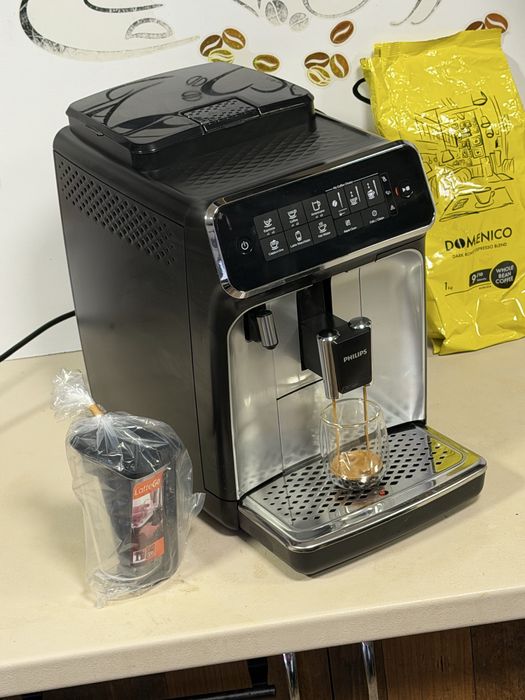 Кафемашина кафе автомат Philips EP3246 с гаранция