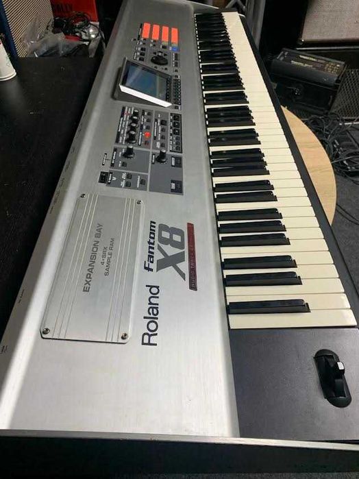 roland fantom x 8