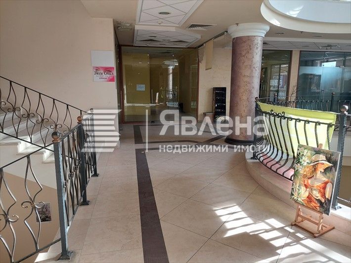 Търговски обект в идеалния център на града