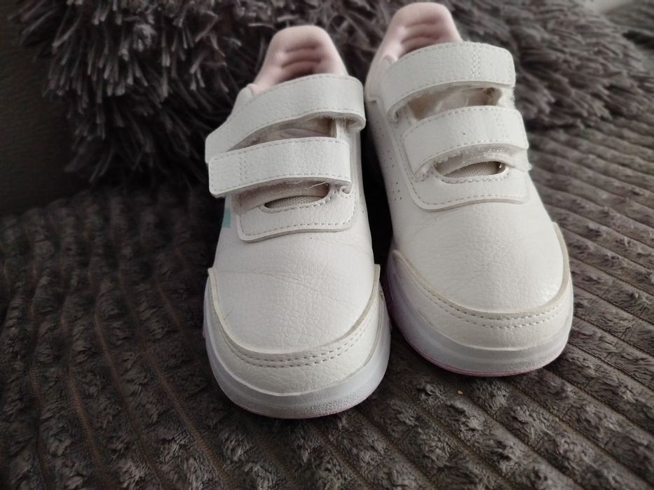 Маратонки адидас