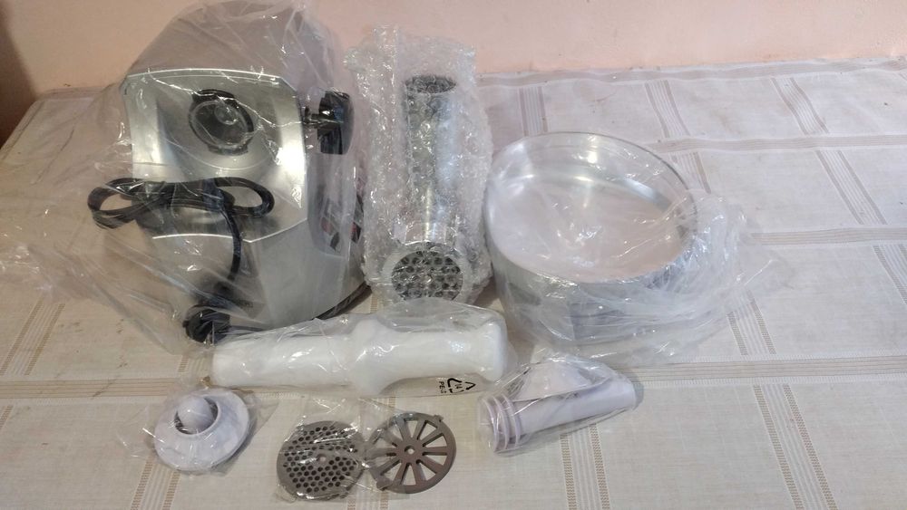 Мясорубка электрическая