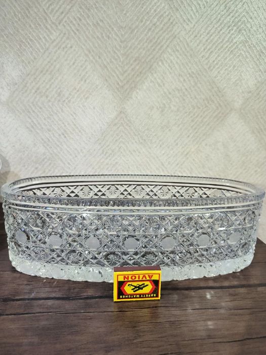 Ваза большая, овальной формы, хрусталь, алмазная грань,вес 3 кг