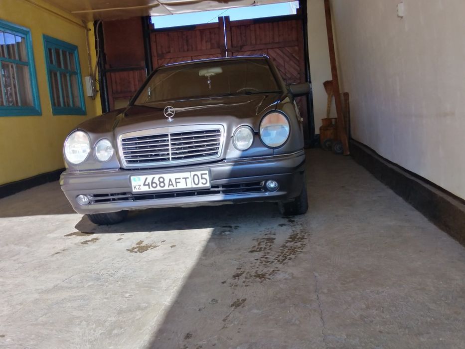 Mercedes Benz W210