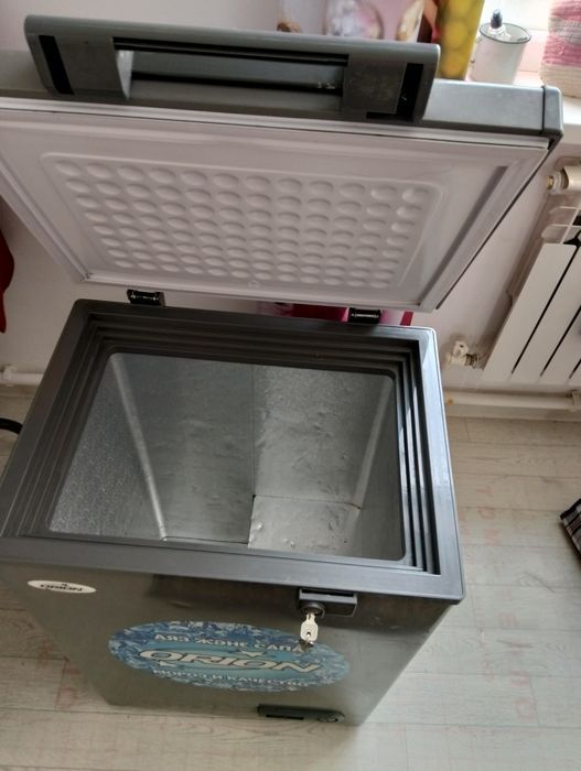 Срочно продам морозилку