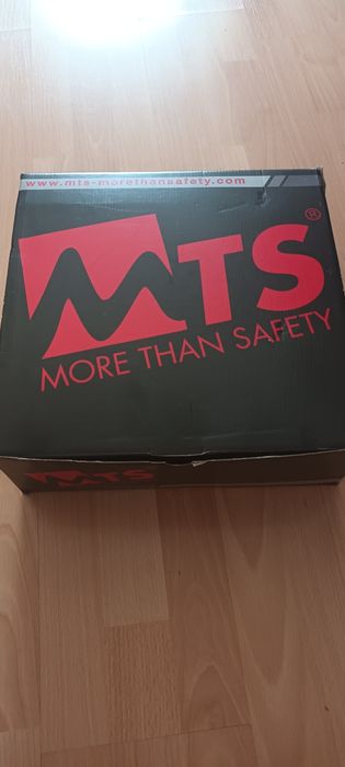 Кожени високи обувки