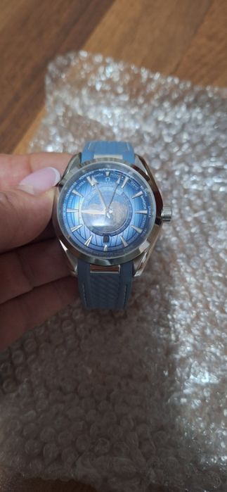 Ceas omega resistent la apa