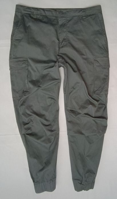 Armani Exchange Pants оригинален панталон 33, M Армани долно