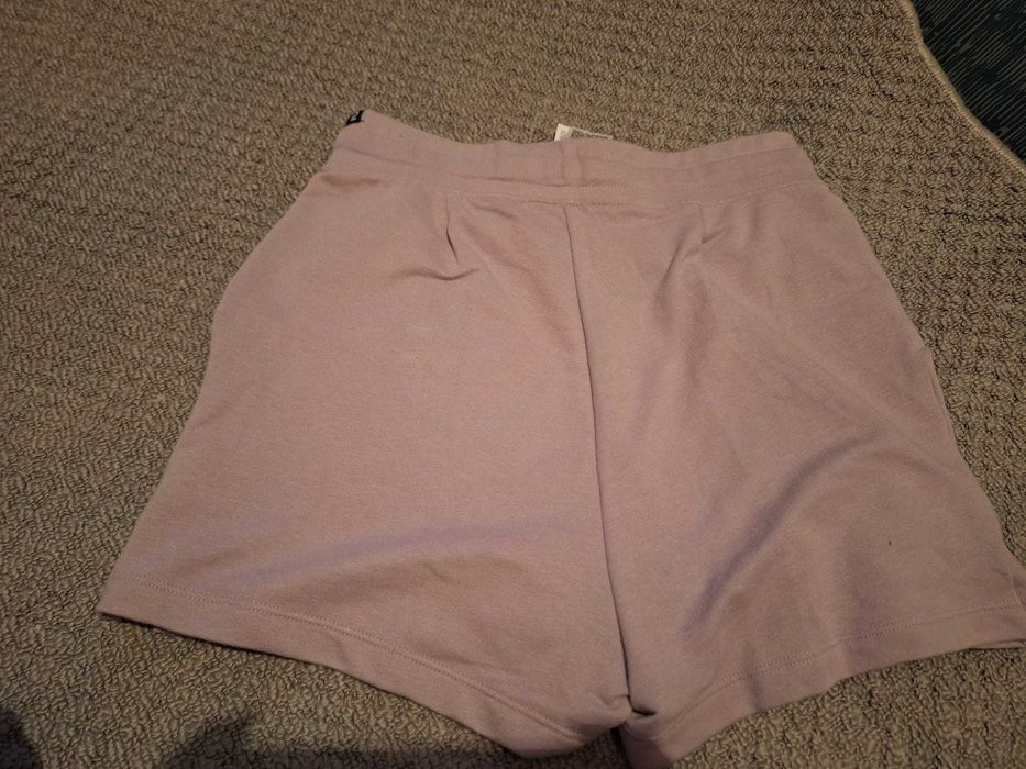 Pantaloni scurți dama