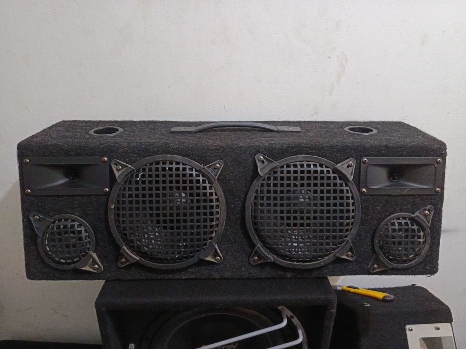 Subwoofer auto bass medii inalte boombox audio masina  sunet puternic la proba