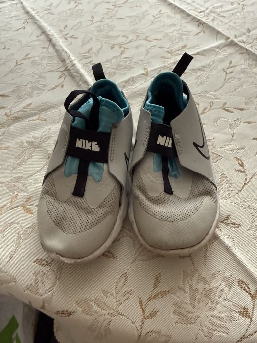 Лот Маратонки nike 28 номер - 3 чифта