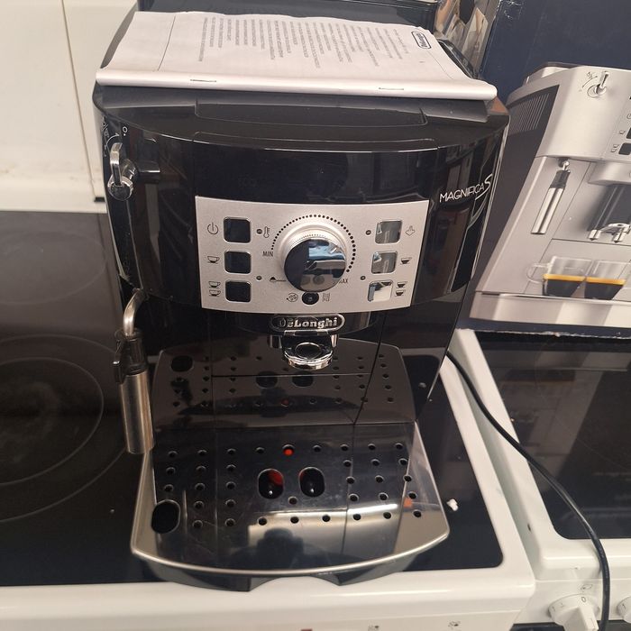 Кафе машина Delonghi Magnifica S внос от Германия