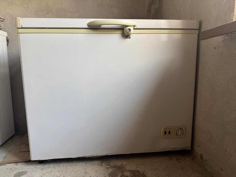 Морозильник б/у. Мотор жұмыс жасамайды.