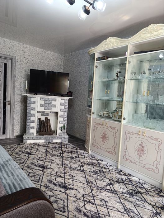 Продается своя 2ух в 3 ком квартира на ул БИЙ ( кафе SOUL)