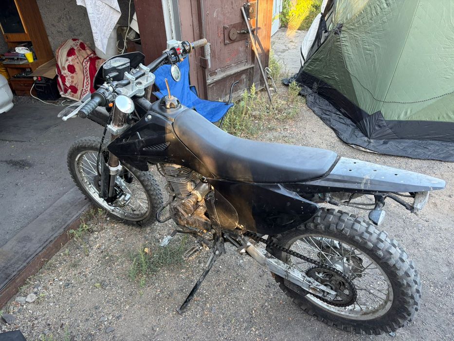 Мотоцикл Эндуро 250 кубов