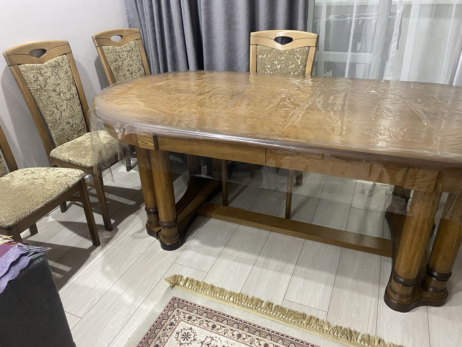 стол и стулья для зала