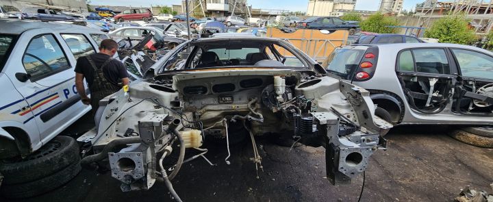 Aripa fata stanga Peugeot 407 prima generatie