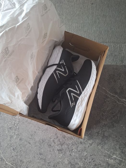 Adidasi New Balance nr 41- 41,5