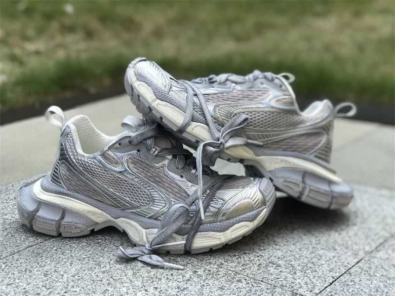 Balenciaga 3XL Off White Black/Dark Grey