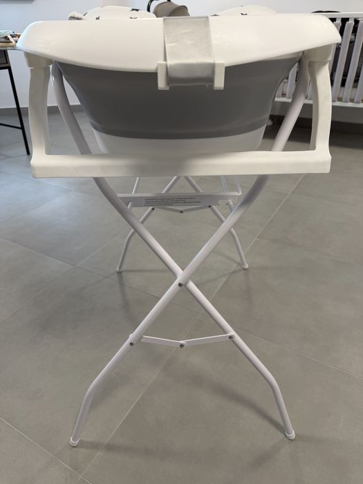 Cadă pliabilă cu suport înalt