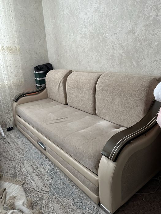 Раскладной диван с ящиком для белья